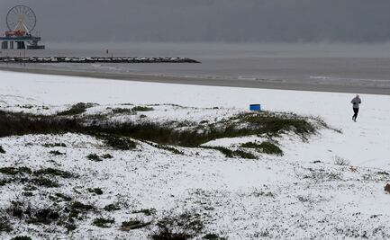 ¡Insólito! Las fotos de la nieve en la playa de Galveston, Texas