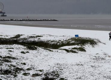 ¡Insólito! Las fotos de la nieve en la playa de Galveston, Texas