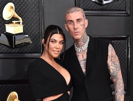 Kourtney Kardashian impone tendencia con vestido lencero de transparencias