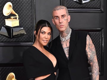 Kourtney Kardashian impone tendencia con vestido lencero de transparencias