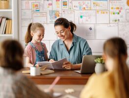 Día del Maestro: ¿Cuándo se festeja y cuál es su salario promedio en Estados Unidos?