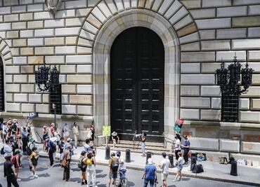 Protestan trabajadores esenciales en más de 20 ciudades de EU