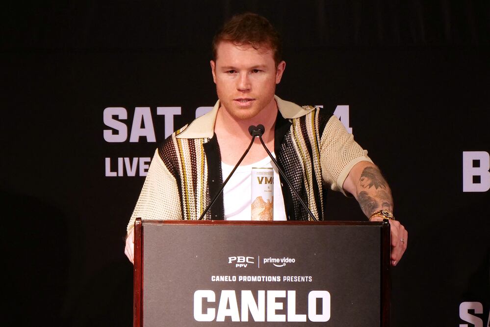 ¿Canelo Álvarez busca peleas fáciles por miedo? Así el nuevo pleito con Turki Alalshikh. Foto: AFP