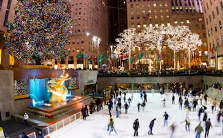 Abre pista de hielo de Rockefeller Center en Nueva York: Fechas, costo y novedades