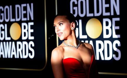 Scarlett Johansson luce su vestido más sensual en los Golden Globes