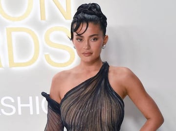 Kylie Jenner enciende el verano con su bikini rojo más pequeño