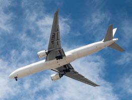 Avión retorna a Miami debido a pasajero sin cubrebocas