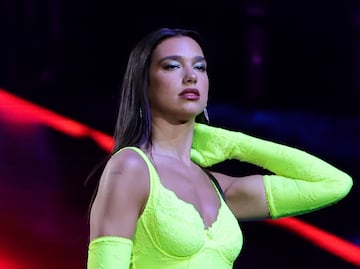La selfie en top traslúcido con la que Dua Lipa conquistó Instagram