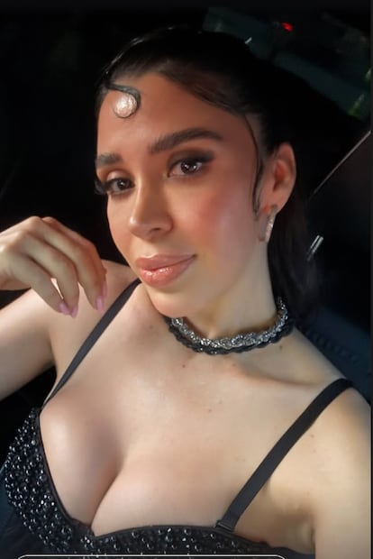 Emma Coronel luce figura de impacto con crop top en concierto de Tito Double P. Foto: Instagram / TikTok