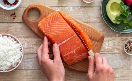 ¿No es tan sano como dicen? Estudio demuestra que el salmón no tiene estos nutrientes escenciales 