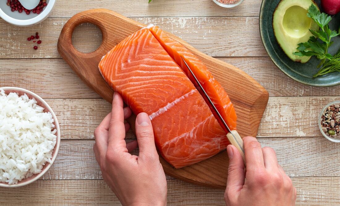 ¿No es tan sano como dicen? Estudio demuestra que el salmón provoca la deficiencia de estos nutrientes. Foto: iStock-Anna_Shepulova