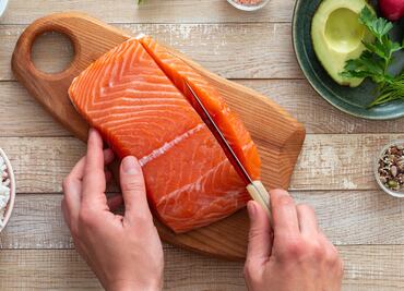 ¿No es tan sano como dicen? Estudio demuestra que el salmón no tiene estos nutrientes escenciales