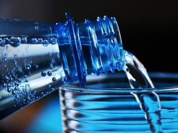 Alertan por peligro al tomar esta “bebida milagrosa”; es igual al cloro