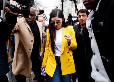 Emma Coronel debuta como modelo en video tras salir de prisión; dice que aún ama a "El Chapo"