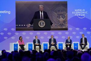 Trump en Davos: "Fabriquen en Estados Unidos o paguen aranceles"