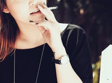 Aumenta NY edad mínima para fumar, de 18 a 21 años