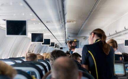 Aerolínea pagará el maquillaje y depilación para sus azafatas