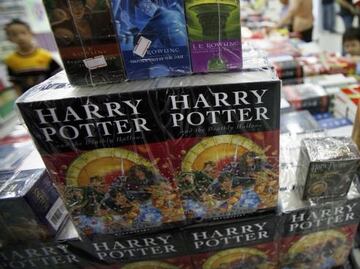 Escuela de Tennessee retira libros de Harry Potter por tener “maldiciones reales”