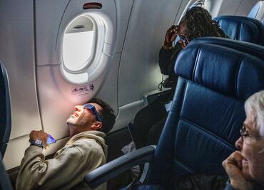 Así se vio el eclipse solar desde el cielo: Delta compartió las imágenes de la totalidad