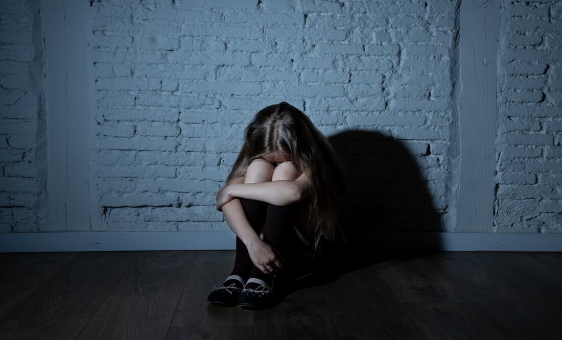 Niña latina se quita la vida tras amenazas de deportación por parte de otros alumnos. Foto: iStock / SB Arts Media