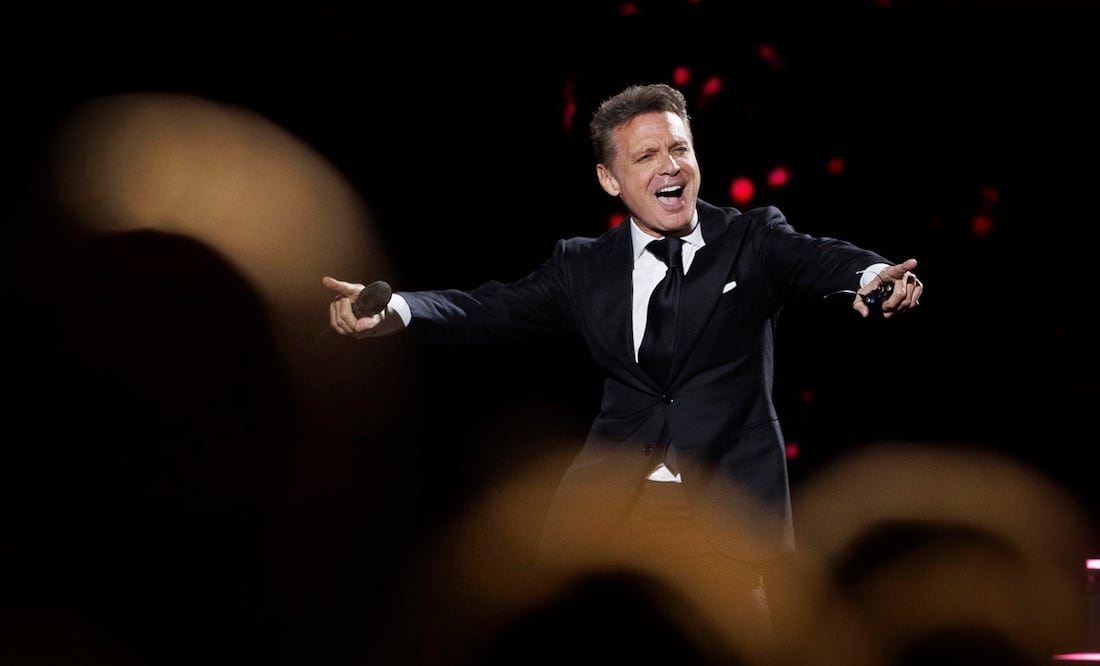 “Luis Miguel no cantó una canción completa”: Fans critican concierto de "El Sol" en el Bernabéu. Foto: EFE / Villar López