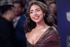 Ángela Aguilar comparte polémico mensaje: "Mi esposo aplaudiéndome tan fuerte que ni siquiera puedo darme cuenta de quién no lo hace"