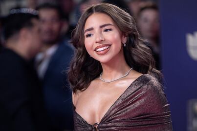 Ángela Aguilar comparte polémico mensaje: "Mi esposo aplaudiéndome tan fuerte que ni siquiera puedo darme cuenta de quién no lo hace"