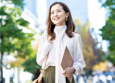 10 empleos con los que las mujeres ganan más dinero en Estados Unidos