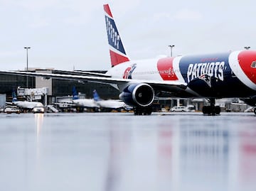Los Patriotas transportan 1.2 millones de mascarillas desde China en su avión
