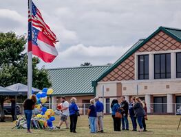 México confirma la muerte de adolescente mexicano en tiroteo en escuela de Georgia