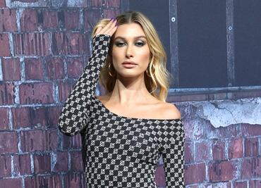 Hailey Bieber conquista Berlín con figura de impacto en skinny jeans