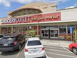 Cliente golpea a empleado de tienda en EU tras discusión por cubrebocas