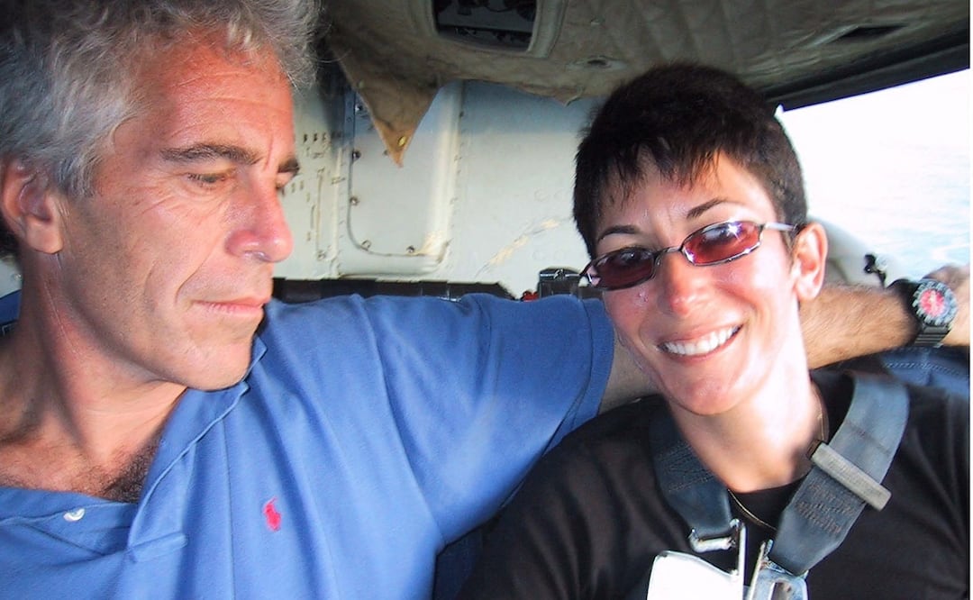 Ghislaine Maxwell and US financier Jeffrey Epstein. /(Photo by Handout / US District Court for the Southern District of New York / AFP)