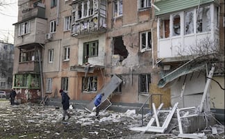 Zelenski denuncia un ataque aéreo ruso contra hospital infantil en Mariúpol