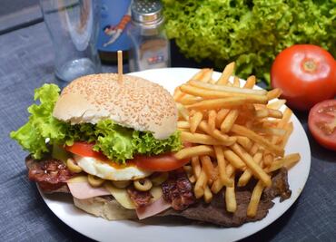 ¿Cómo los alimentos fritos dañan el corazón, según Harvard?