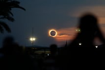 Así se vio el eclipse solar total desde Europa; cuándo será el próximo, ¿será visible en México?