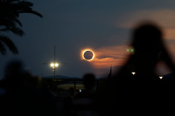 Así se vio el eclipse solar total desde Europa; cuándo será el próximo, ¿será visible en México?