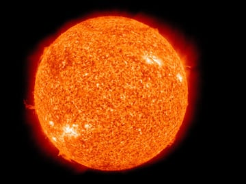 Mancha solar gigante apunta a la Tierra: NASA en máxima alerta por AR 4079