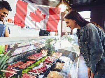 ¡Hay trabajo para carniceros mexicanos en Canadá! No piden inglés ni universidad