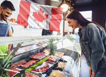 ¡Hay trabajo para carniceros mexicanos en Canadá! No piden inglés ni universidad