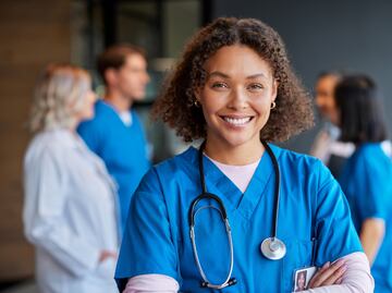 Ofrecen trabajo para enfermeros en la Embajada de Estados Unidos en México; pagan $561,485