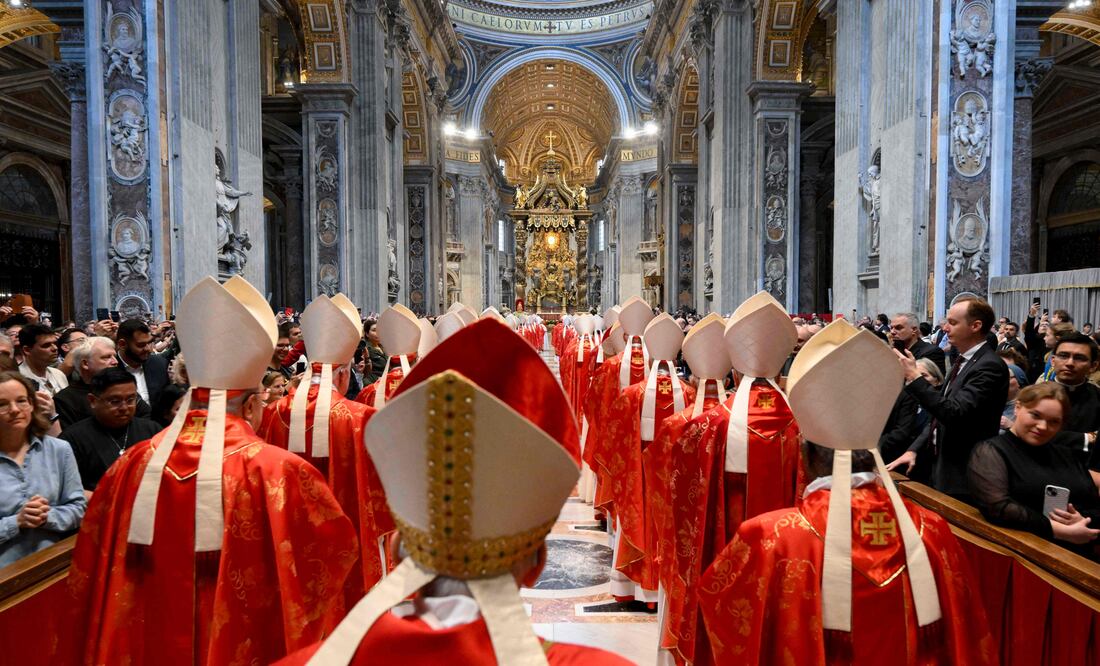 Cónclave 2025. ¿Qué significa el humo negro y humo blanco? ¿Qué significa ‘habemus papam’?(Photo by Francesco Sforza / VATICAN MEDIA / AFP)