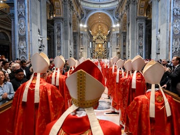 Cónclave 2025. ¿Qué significa el humo negro y humo blanco? ¿Qué significa ‘habemus papam’?