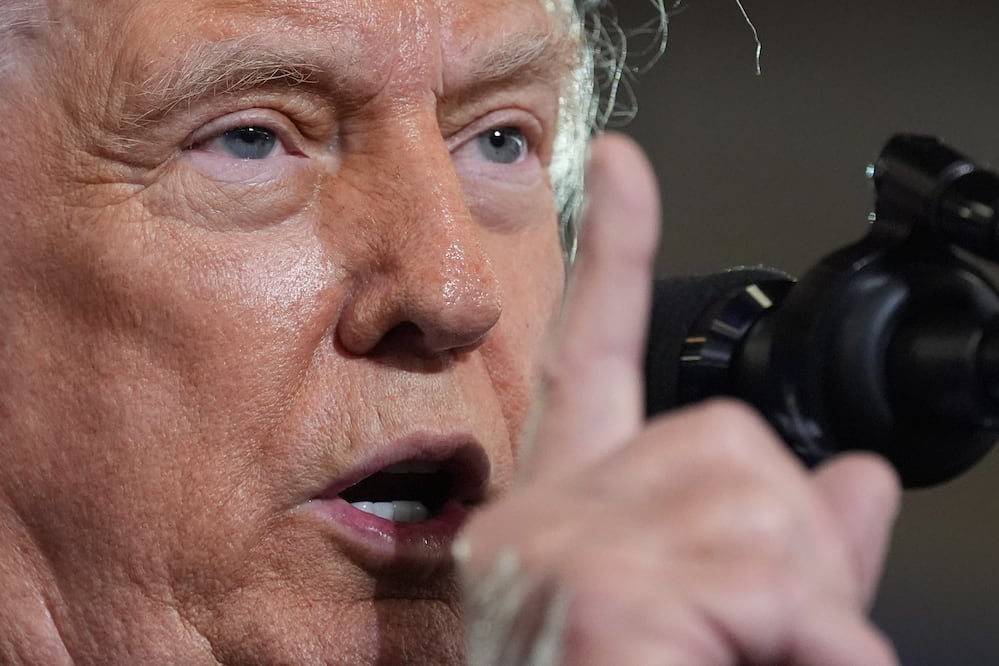 Trump advierte a Israel e Irán: “No estropeen” el acuerdo que podría poner fin a la guerra. (AP Photo/Alex Brandon)