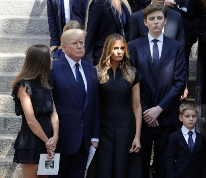Sorprenden nuevas fotos de Barron Trump: ya es más alto que su padre