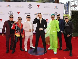 Grupo Firme se mete hasta la cocina de la Casa Blanca para saludar a cocineros latinos