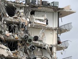 Carta alertó desde abril del estado crítico del edificio colapsado en Miami