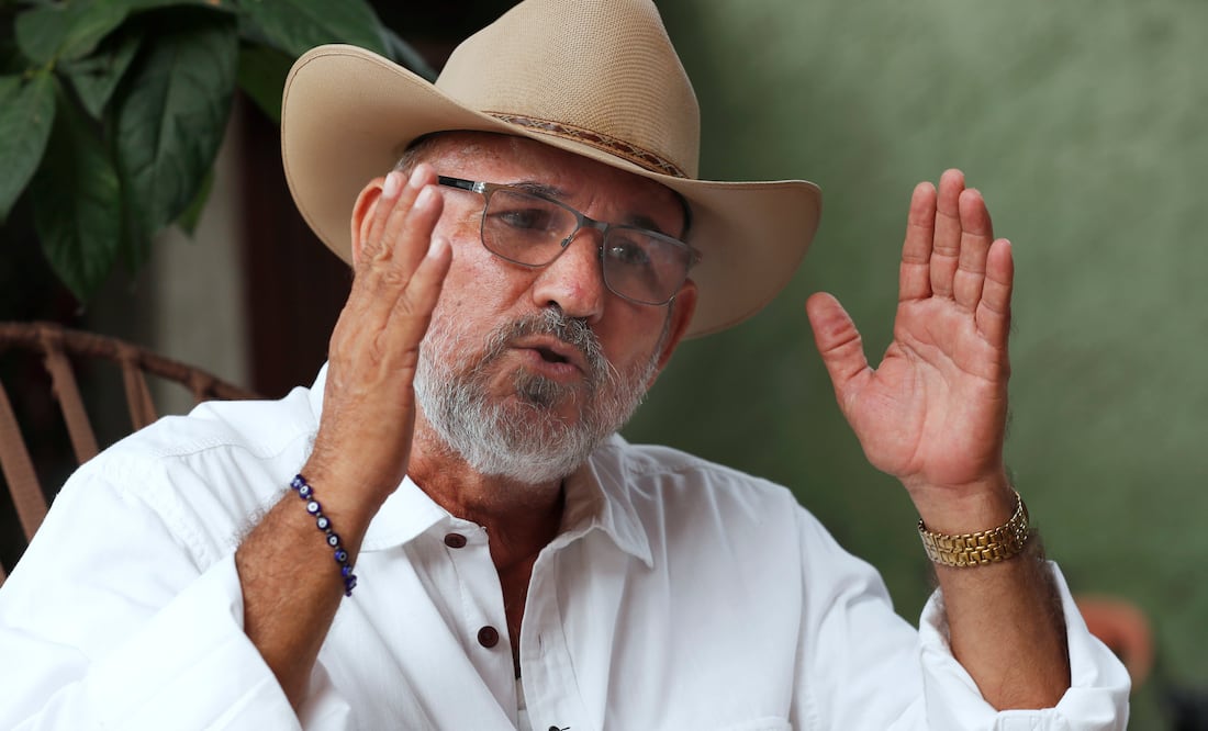 Asesinan a Hipólito Mora, fundador de los grupos de autodefensa del occidente de México. (AP Photo/Marco Ugarte, File)