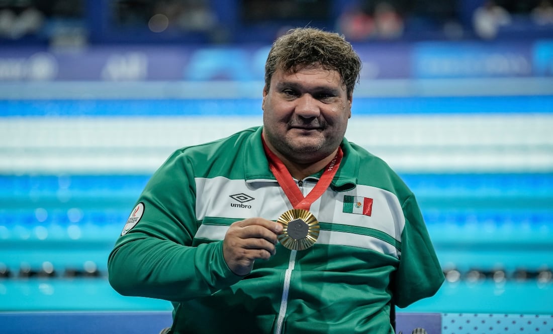Arnulfo Castorena gana medalla de oro en prueba de 50 metros pecho en los Juegos Paralímpicos 2024. Foto: AP