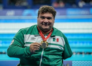 Arnulfo Castorena gana medalla de oro en prueba de 50 metros pecho en los Juegos Paralímpicos 2024